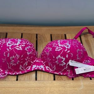 NWT Victoria’s Secret lace push up bra size 34D